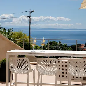 modena-maris-new-swim-grill-relax-jacuzzi-apartments-icici.in-istria.net/